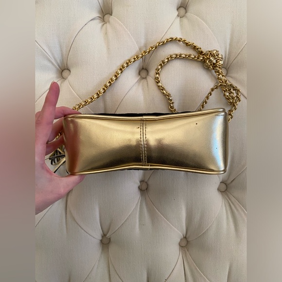 Vintage 80’s Black & Gold Purse - Picture 9 of 9